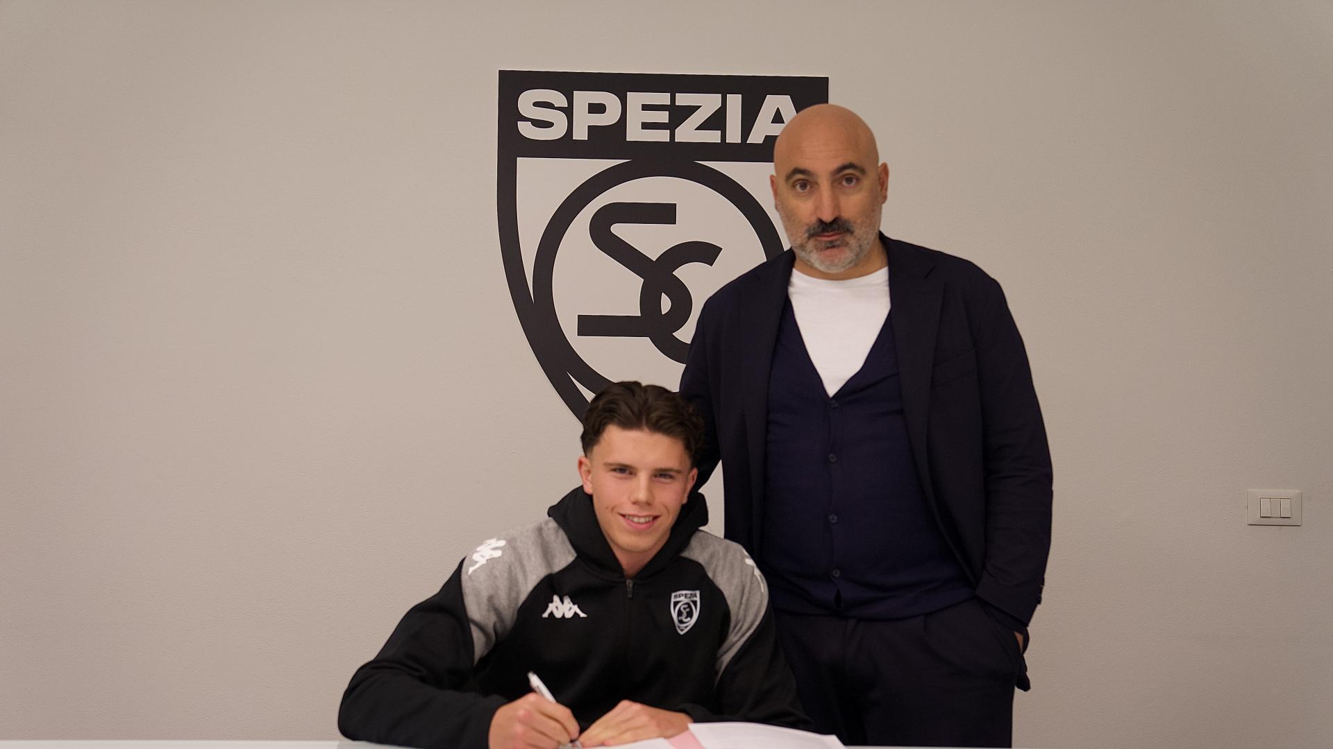 开云-官方：罗马19岁中场罗马诺租借加盟意乙斯佩齐亚